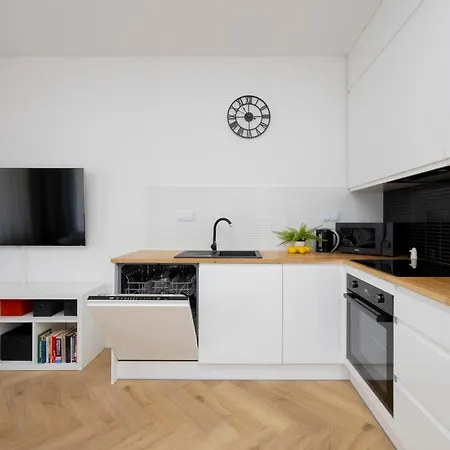 아파트 Comfortable With Two Bedrooms & Parking By Renters *