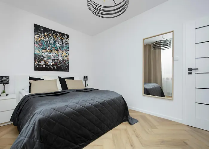 Comfortable With Two Bedrooms & Parking By Renters *