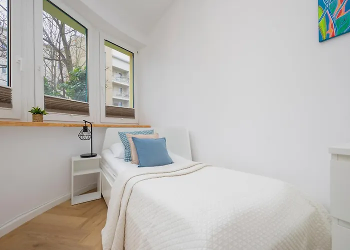 Daire Comfortable With Two Bedrooms & Parking By Renters *