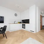 Comfortable With Two Bedrooms & Parking By Renters Daire *