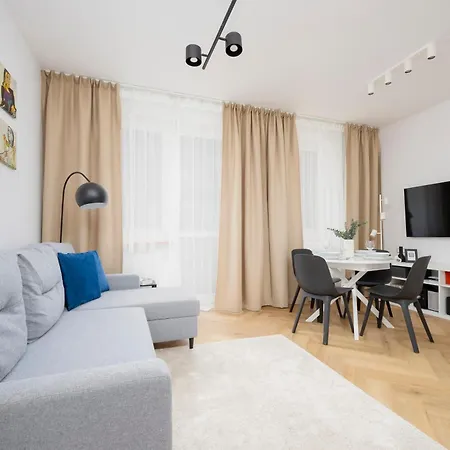 Comfortable With Two Bedrooms & Parking By Renters * Varsóvia